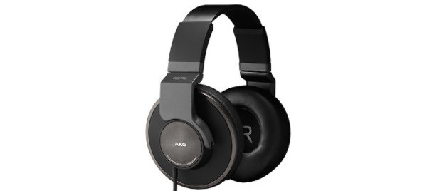 AKG K553 PRO Review – Imposing But Gentle Competitor